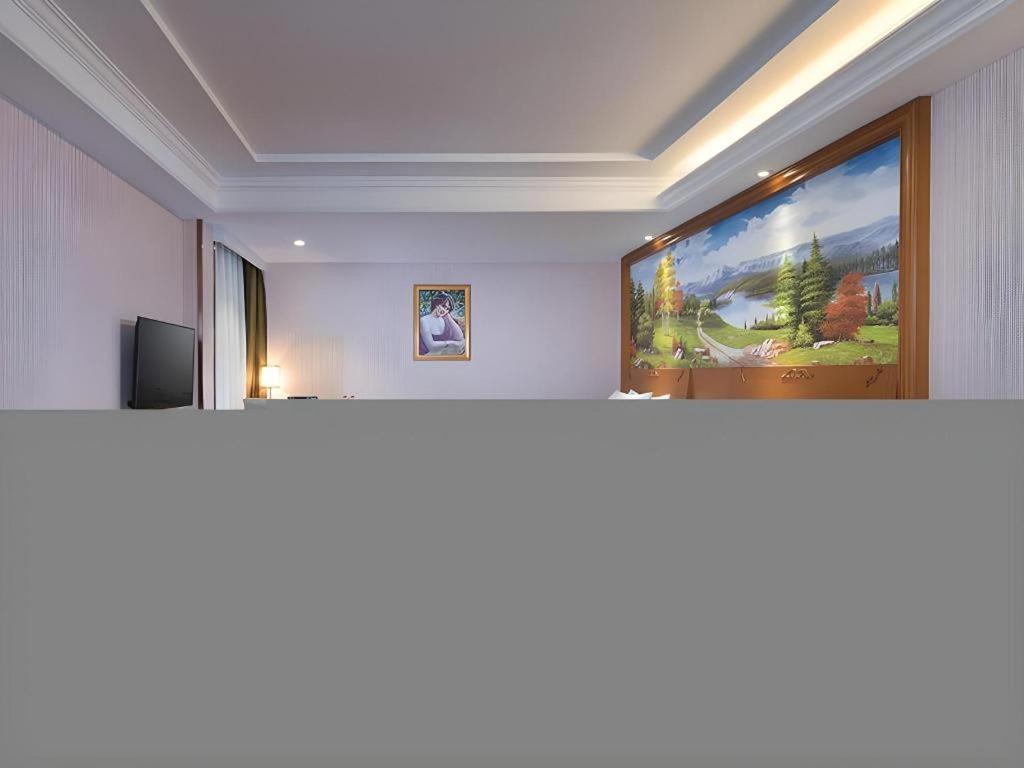 Hotel Vienna Hongqiao National Exhibition Center Fengxi Beiqing Road 3*