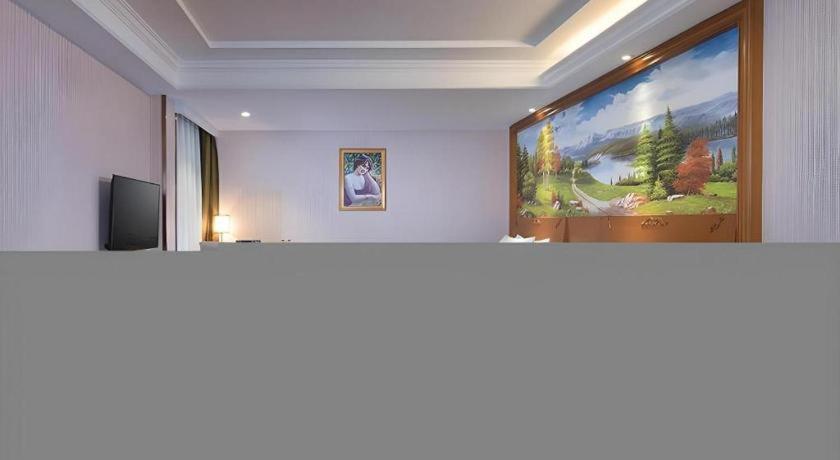 Vienna Hongqiao National Exhibition Center Fengxi Beiqing Road Hotel 3*
