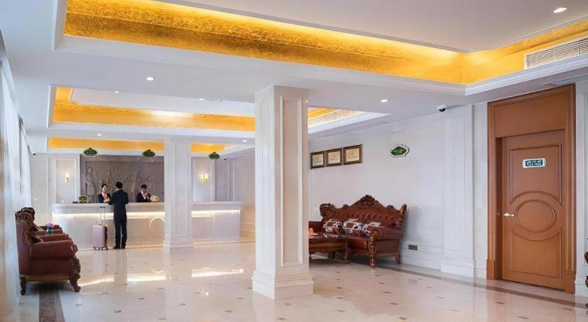 Hotel Vienna Hongqiao National Exhibition Center Fengxi Beiqing Road 3*