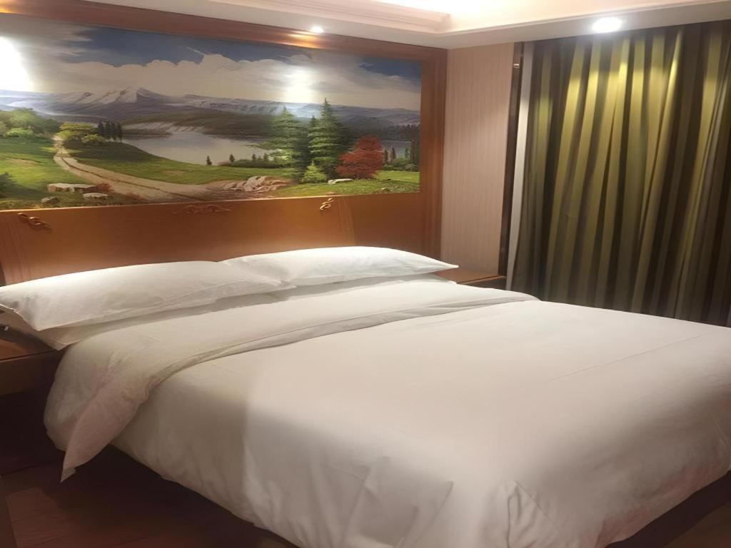 Vienna Hongqiao National Exhibition Center Fengxi Beiqing Road 3* Shanghai