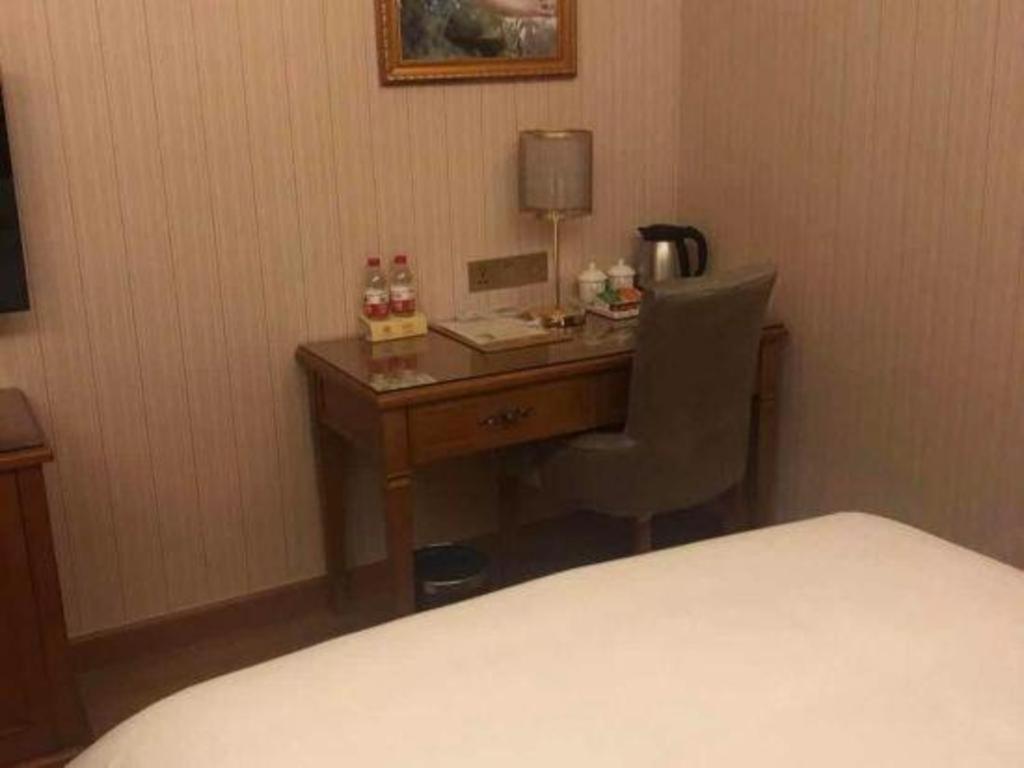 Vienna Hongqiao National Exhibition Center Fengxi Beiqing Road Hotel