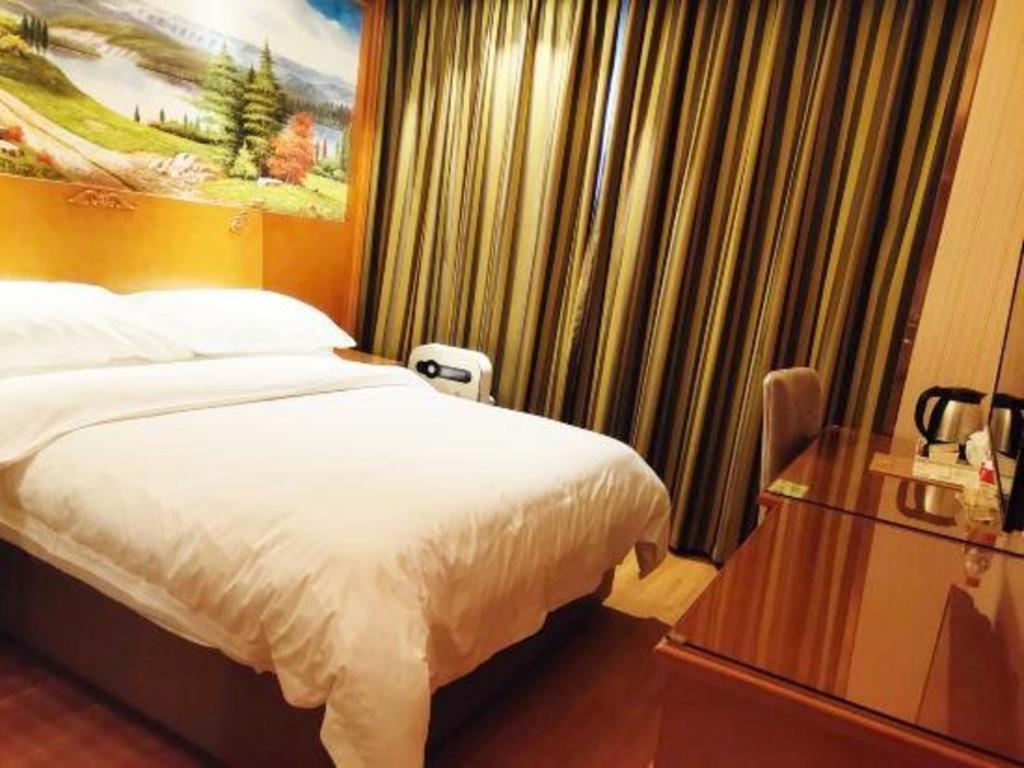 Hotel Vienna Hongqiao National Exhibition Center Fengxi Beiqing Road 3*