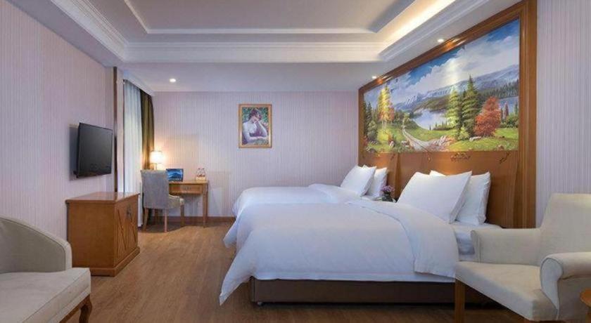Hotel Vienna Hongqiao National Exhibition Center Fengxi Beiqing Road 3*
