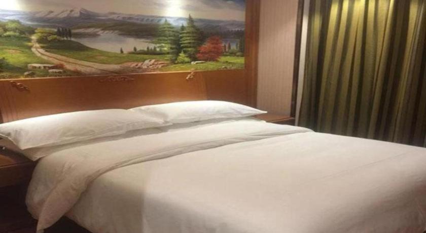 Vienna Hongqiao National Exhibition Center Fengxi Beiqing Road Hotel